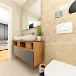 ヴィラ Oasis - Five Bedroom With Private Pool トロギール