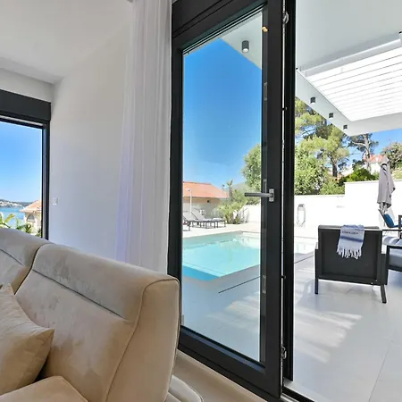 Oasis - Five Bedroom With Private Pool トロギール
