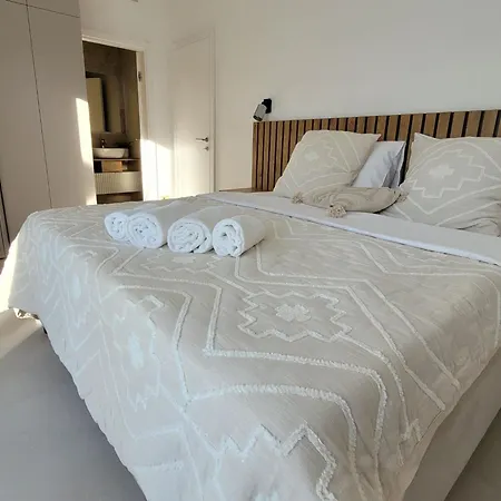 Villa Oasis - Five Bedroom With Private Pool *