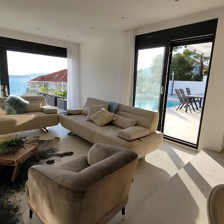 Oasis - Five Bedroom With Private Pool Villa Trogir