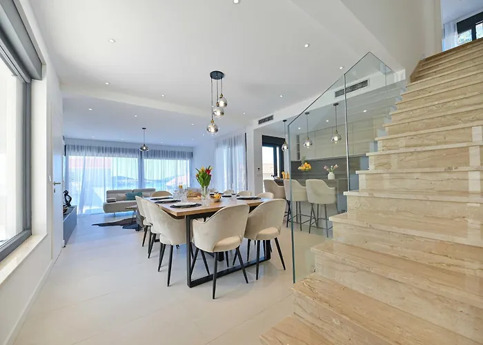 Oasis - Five Bedroom With Private Pool