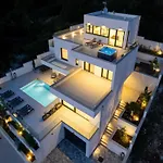 Villa Oasis - Five Bedroom With Private Pool Trogir