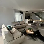 Oasis - Five Bedroom With Private Pool Trogir
