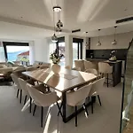 Villa Oasis - Five Bedroom With Private Pool