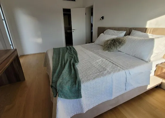 Oasis - Five Bedroom With Private Pool تروغير