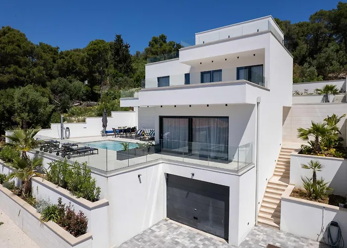 Oasis - Five Bedroom With Private Pool فيلة *