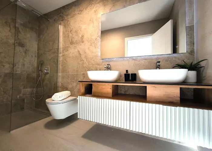 Oasis - Five Bedroom With Private Pool