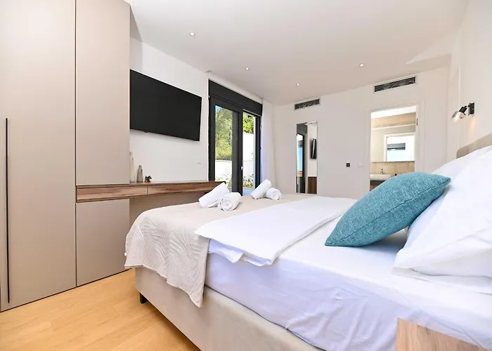 Oasis - Five Bedroom With Private Pool