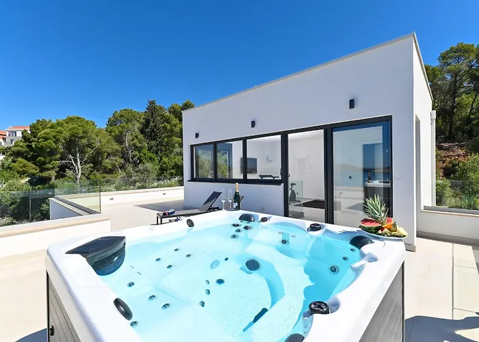 Oasis - Five Bedroom With Private Pool * تروغير