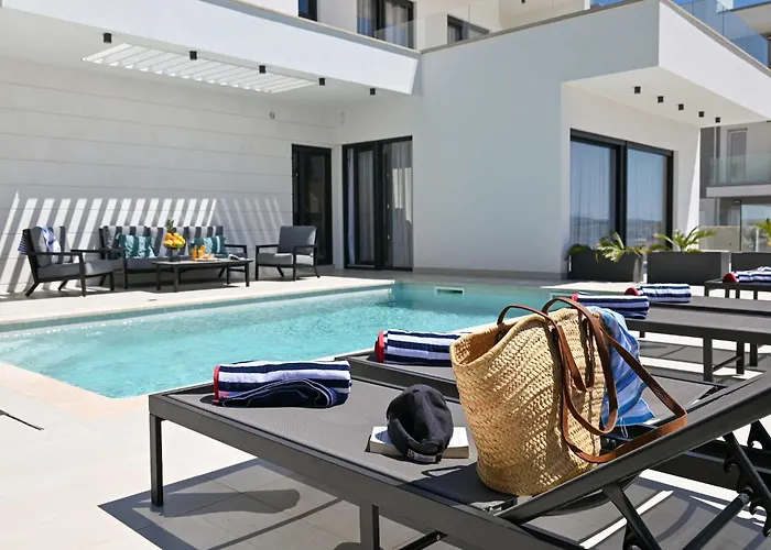 Oasis - Five Bedroom With Private Pool